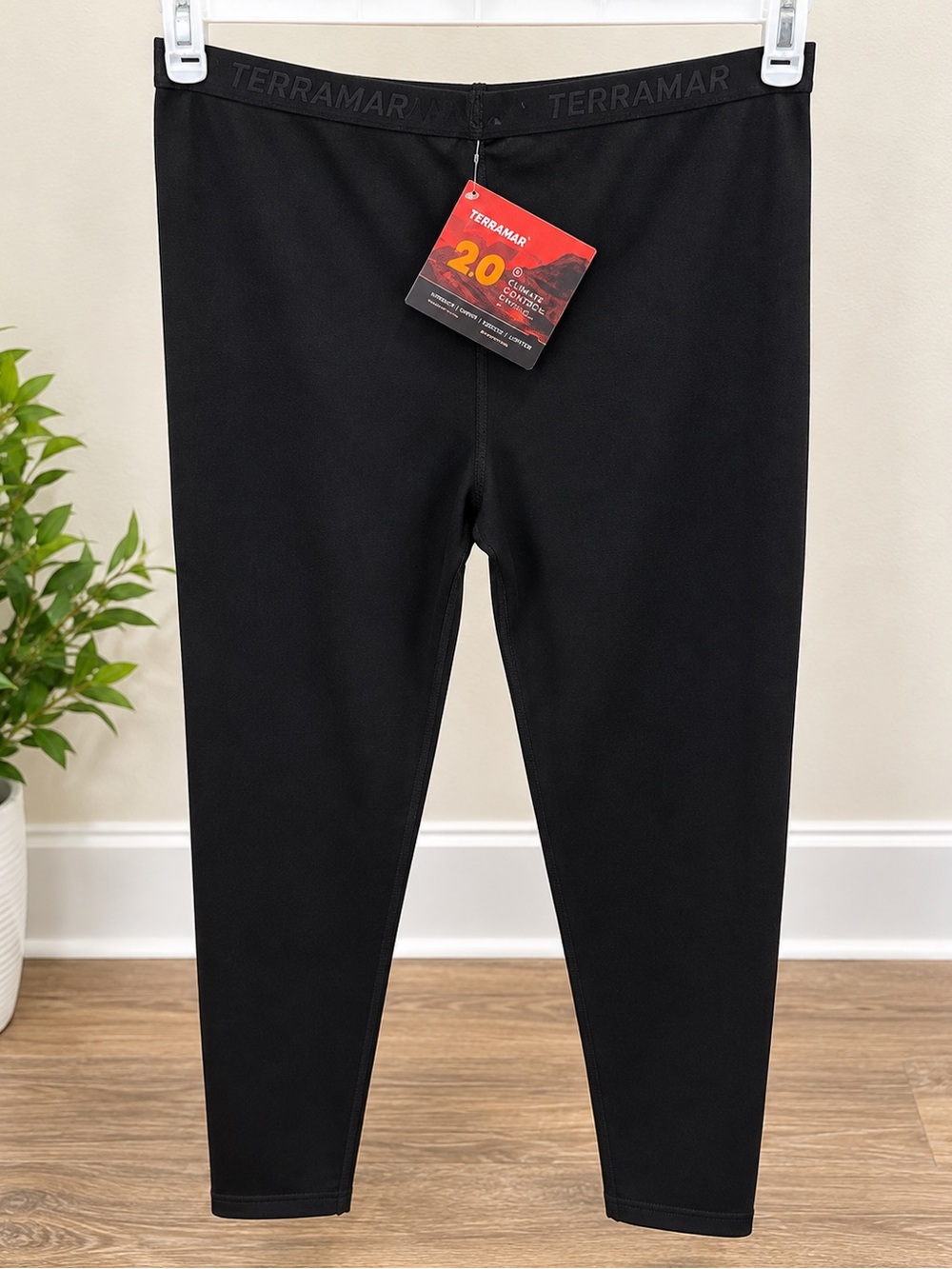 NWT Terramar Kids Thermal Baselayer Black – Size L 🖤